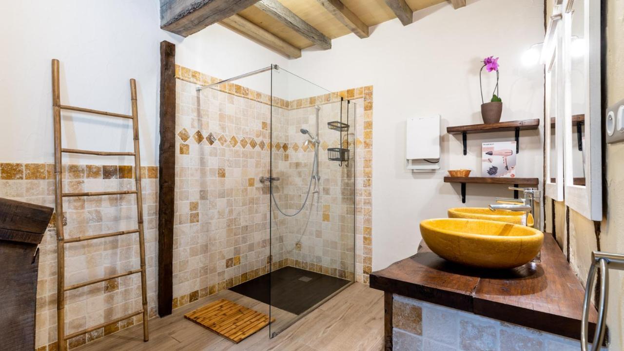 La Maison De Yuka Plieux Exteriör bild