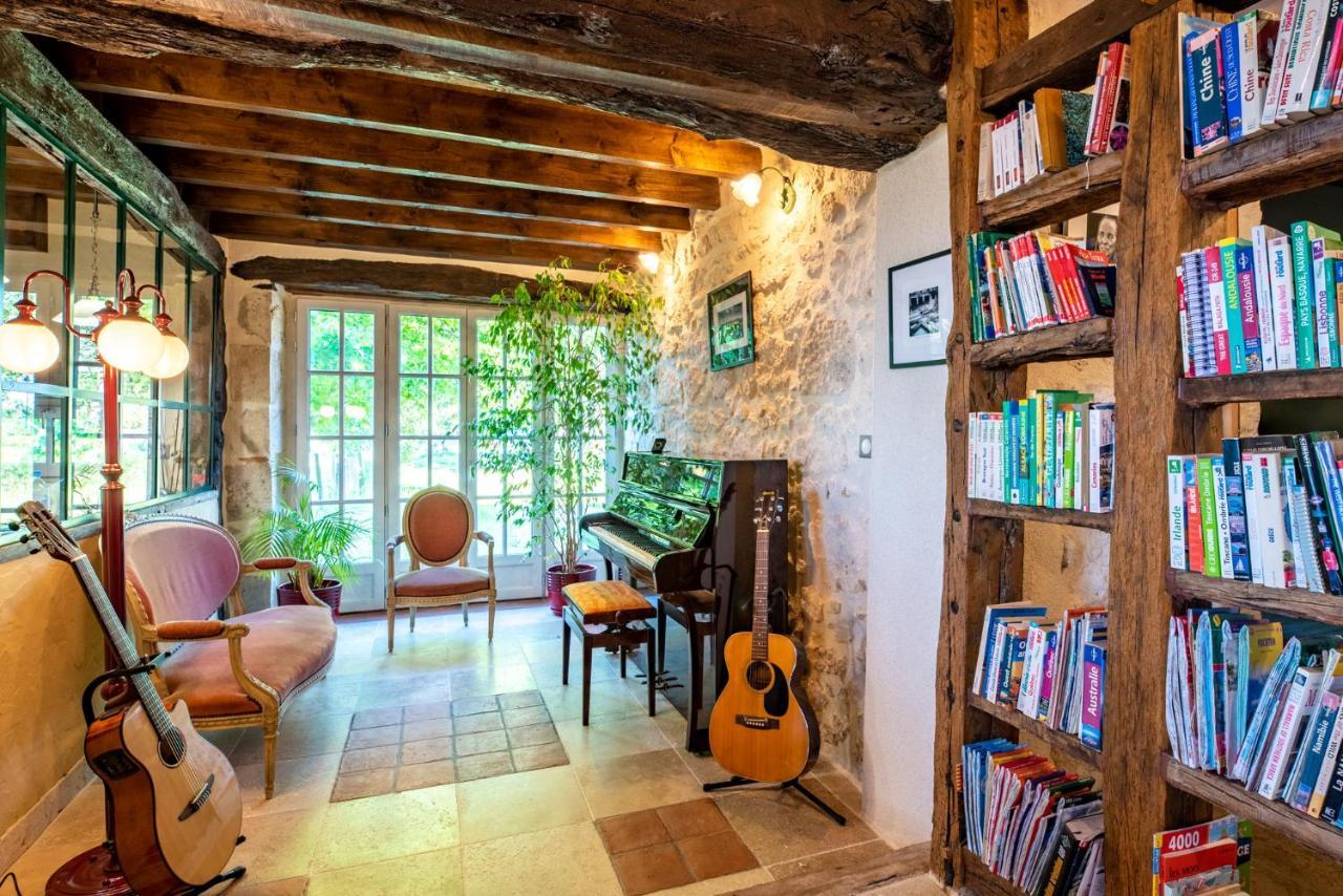 La Maison De Yuka Plieux Exteriör bild